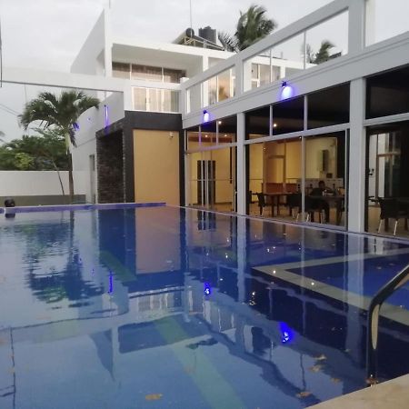 Saara Beach Hotel Marawila Bagian luar foto