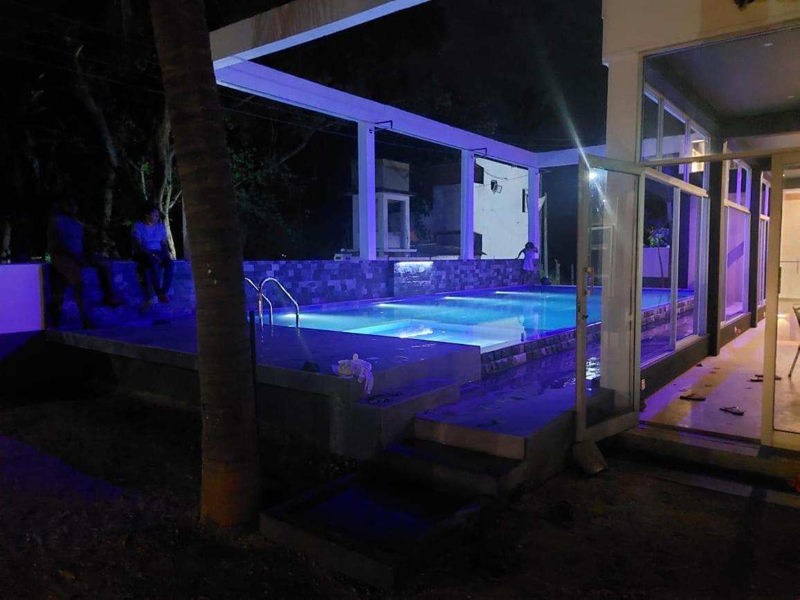 Saara Beach Hotel Marawila Bagian luar foto