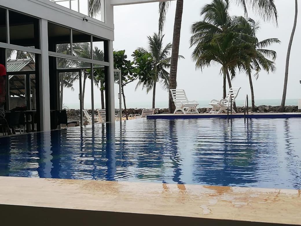 Saara Beach Hotel Marawila Bagian luar foto