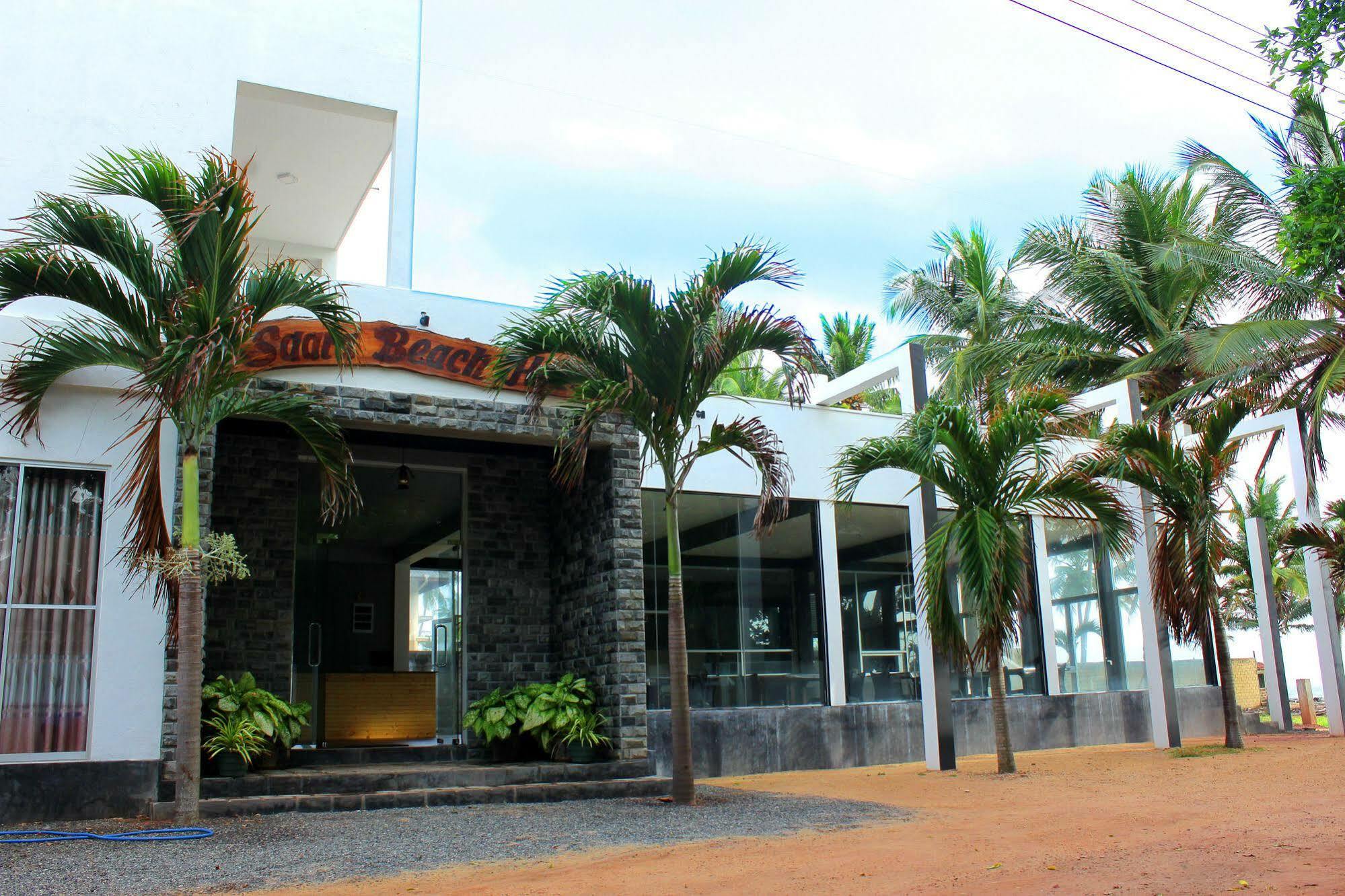 Saara Beach Hotel Marawila Bagian luar foto