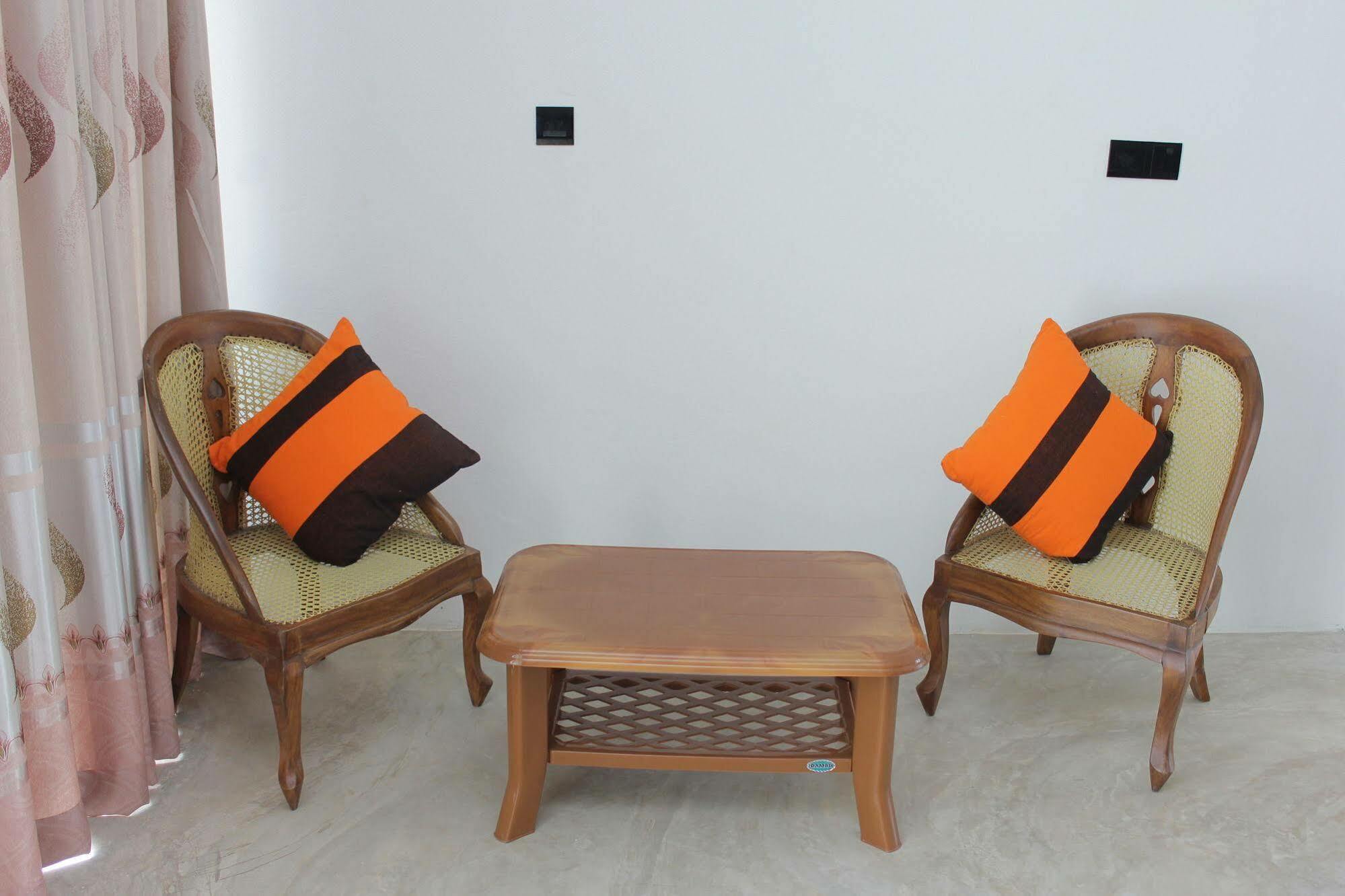 Saara Beach Hotel Marawila Bagian luar foto