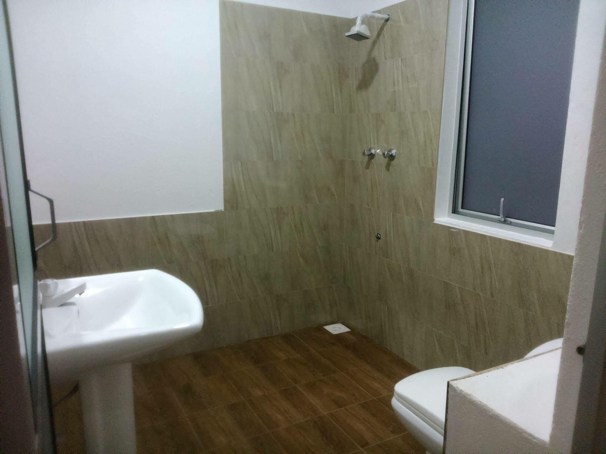 Saara Beach Hotel Marawila Bagian luar foto